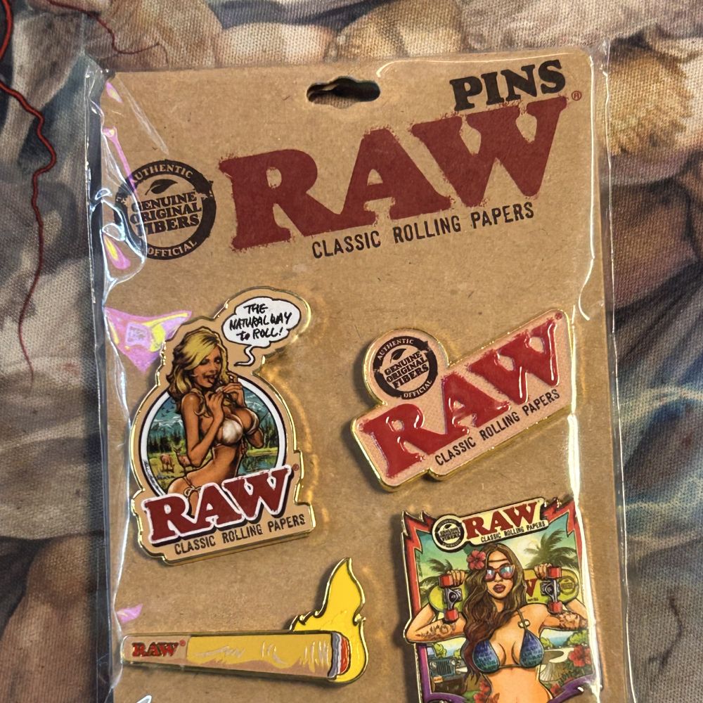 PINS RAW prix a mettre SVP
